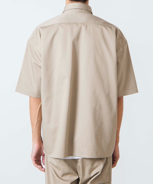 Dickies（ディッキーズ）の「∴WEGO/別注 Dickiesビックシルエット5分袖ワークシャツ（シャツ/ブラウス・メンズ・ダークグリーン/ベージュ/ワイン・MEDIUM/LARGE）」の12枚目の写真