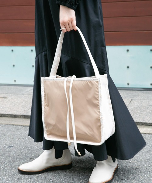 RODE SKO（ロデスコ）の「MARTTA ナイロンコンビ2WAYトート（トートバッグ・レディース・アイボリー/ベージュ・ONE）」の12枚目の写真