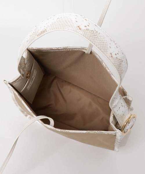 RODE SKO（ロデスコ）の「MARTTA ナイロンコンビ2WAYトート（トートバッグ・レディース・アイボリー/ベージュ・ONE）」の7枚目の写真