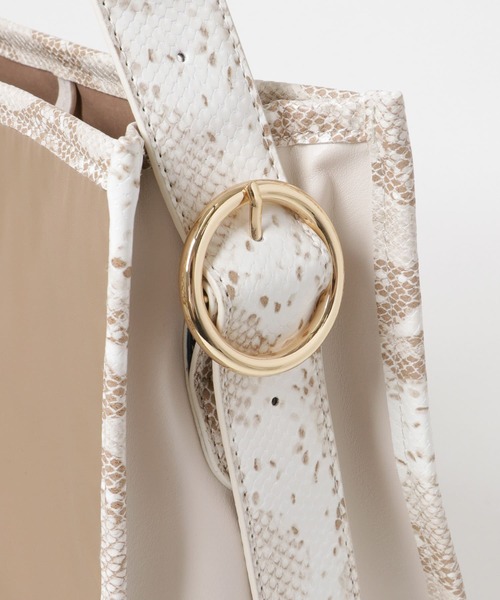 RODE SKO（ロデスコ）の「MARTTA ナイロンコンビ2WAYトート（トートバッグ・レディース・アイボリー/ベージュ・ONE）」の5枚目の写真