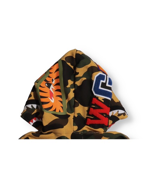 A BATHING APE（アベイシングエイプ）の「1ST CAMO SHARK FULL