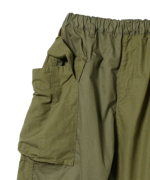 こども ビームス(コドモビームス)の「FABRIQ REPORT × こども ビームス / 別注 切替 TP カーゴパンツ(145~160㎝)(カーゴパンツ・キッズ・オリーブ・L(145)/XL(160))」の3枚目の写真