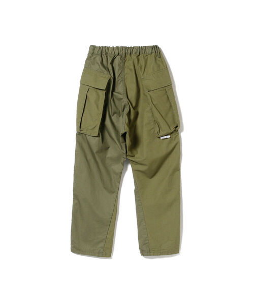 こども ビームス(コドモビームス)の「FABRIQ REPORT × こども ビームス / 別注 切替 TP カーゴパンツ(145~160㎝)(カーゴパンツ・キッズ・オリーブ・L(145)/XL(160))」の5枚目の写真