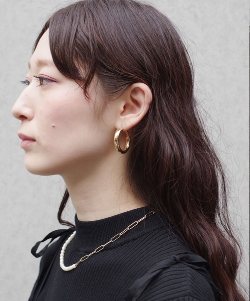 yu-ka(ユーカ)の「YU-KA : ボリュームフープピアス(ピアス(両耳用)・レディース・シルバー/ゴールド・ONE SIZE)」の10枚目の写真