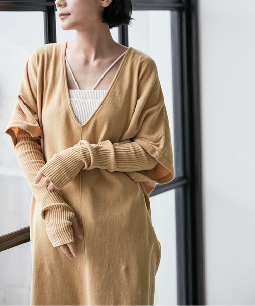 SALON adam et rope'（サロン アダム エ ロペ）の「【極上の肌ざわり】アームウォーマー付ワンピース -CreamyCotton /クリーミーコットン-（ワンピース・レディース・チャコールグレー/ベージュ/オフホワイト・FREE）」の3枚目の写真