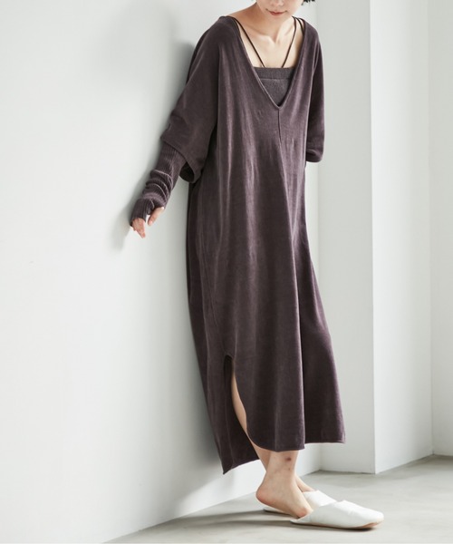 SALON adam et rope'（サロン アダム エ ロペ）の「【極上の肌ざわり】アームウォーマー付ワンピース -CreamyCotton /クリーミーコットン-（ワンピース・レディース・チャコールグレー/ベージュ/オフホワイト・FREE）」の2枚目の写真