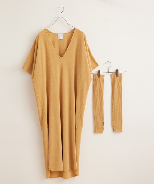 SALON adam et rope'（サロン アダム エ ロペ）の「【極上の肌ざわり】アームウォーマー付ワンピース -CreamyCotton /クリーミーコットン-（ワンピース・レディース・チャコールグレー/ベージュ/オフホワイト・FREE）」の12枚目の写真