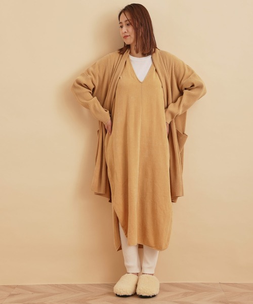 SALON adam et rope'（サロン アダム エ ロペ）の「【極上の肌ざわり】アームウォーマー付ワンピース -CreamyCotton /クリーミーコットン-（ワンピース・レディース・チャコールグレー/ベージュ/オフホワイト・FREE）」の15枚目の写真