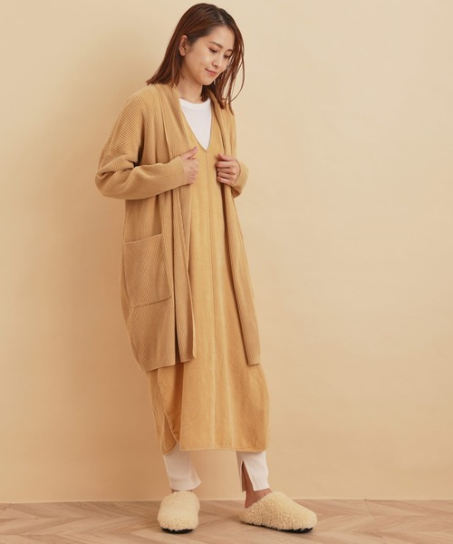 SALON adam et rope'（サロン アダム エ ロペ）の「【極上の肌ざわり】アームウォーマー付ワンピース -CreamyCotton /クリーミーコットン-（ワンピース・レディース・チャコールグレー/ベージュ/オフホワイト・FREE）」の22枚目の写真