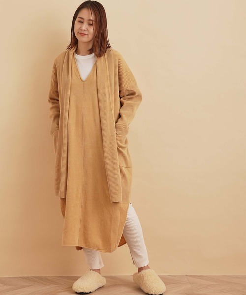 SALON adam et rope'（サロン アダム エ ロペ）の「【極上の肌ざわり】アームウォーマー付ワンピース -CreamyCotton /クリーミーコットン-（ワンピース・レディース・チャコールグレー/ベージュ/オフホワイト・FREE）」の9枚目の写真