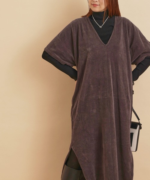 SALON adam et rope'（サロン アダム エ ロペ）の「【極上の肌ざわり】アームウォーマー付ワンピース -CreamyCotton /クリーミーコットン-（ワンピース・レディース・チャコールグレー/ベージュ/オフホワイト・FREE）」の17枚目の写真