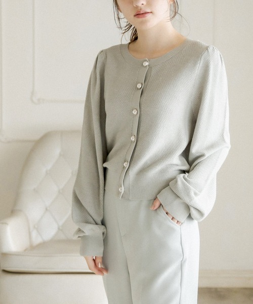 OLIVE des OLIVE（オリーブデオリーブ）の「パールボタンクルーネックカーディガン（カーディガン/ボレロ・レディース・グレー/ライトブラウン/ミント・FREE）」の3枚目の写真