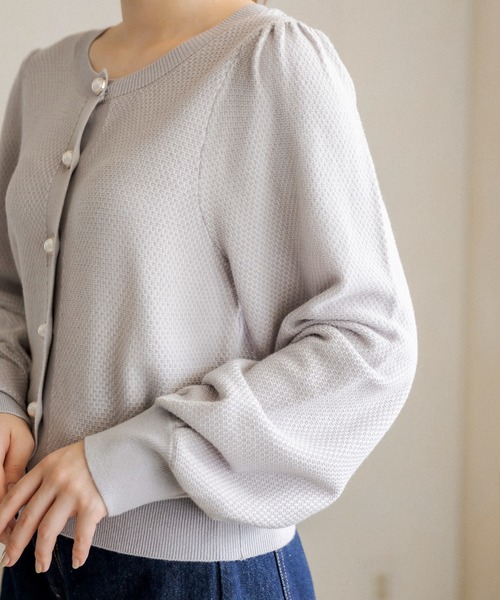 OLIVE des OLIVE（オリーブデオリーブ）の「パールボタンクルーネックカーディガン（カーディガン/ボレロ・レディース・グレー/ライトブラウン/ミント・FREE）」の7枚目の写真