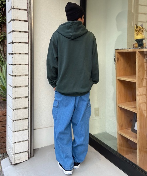 Dickies(ディッキーズ)の「【ムラサキスポーツ別注】Dickies/ディッキーズ ワンポイントロゴ ヘビーウエイトパーカー/裏起毛 ルーズシルエット プルオーバーフーディ 14893400(パーカー・メンズ・ブラック/グレー/グリーン・M/L/XL)」の19枚目の写真
