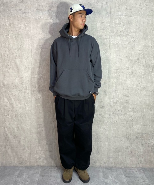 Dickies(ディッキーズ)の「【ムラサキスポーツ別注】Dickies/ディッキーズ ワンポイントロゴ ヘビーウエイトパーカー/裏起毛 ルーズシルエット プルオーバーフーディ 14893400(パーカー・メンズ・ブラック/グレー/グリーン・M/L/XL)」の11枚目の写真