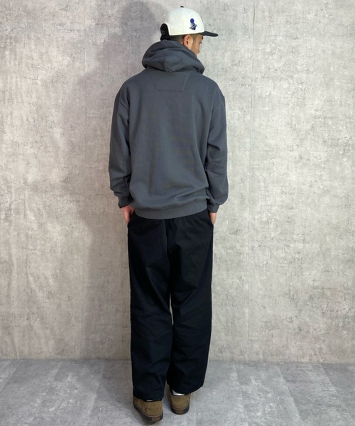 Dickies(ディッキーズ)の「【ムラサキスポーツ別注】Dickies/ディッキーズ ワンポイントロゴ ヘビーウエイトパーカー/裏起毛 ルーズシルエット プルオーバーフーディ 14893400(パーカー・メンズ・ブラック/グレー/グリーン・M/L/XL)」の12枚目の写真