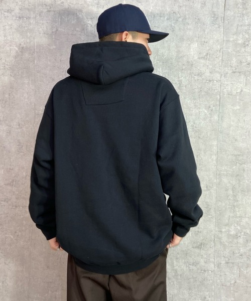 Dickies(ディッキーズ)の「【ムラサキスポーツ別注】Dickies/ディッキーズ ワンポイントロゴ ヘビーウエイトパーカー/裏起毛 ルーズシルエット プルオーバーフーディ 14893400(パーカー・メンズ・ブラック/グレー/グリーン・M/L/XL)」の6枚目の写真