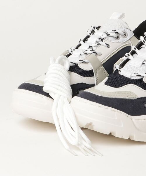 23.65（イーシプサムチョンユクオ）の「【23.65/イーシプサムチョンユクオ】V2 SNEAKER ダッドスニーカー（スニーカー・メンズ・ホワイト/ブラック/その他/ホワイト系その他・23cm/24cm/25.0cm/26.0cm/27.0cm/28.0cm）」の7枚目の写真