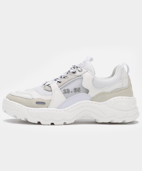 23.65（イーシプサムチョンユクオ）の「【23.65/イーシプサムチョンユクオ】V2 SNEAKER ダッドスニーカー（スニーカー・メンズ・ホワイト/ブラック/その他/ホワイト系その他・23cm/24cm/25.0cm/26.0cm/27.0cm/28.0cm）」の2枚目の写真
