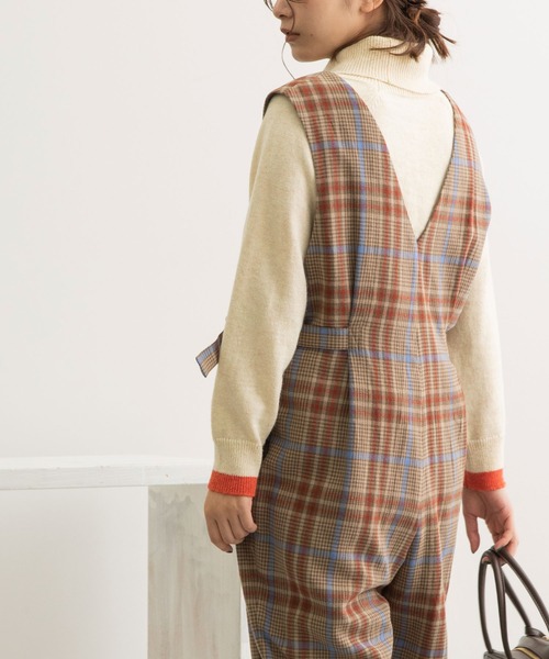 POU DOU DOU（プードゥドゥ）の「起毛チェックVネックオールインワン（サロペット/オーバーオール・レディース・ブラウン/グレー・3）」の3枚目の写真