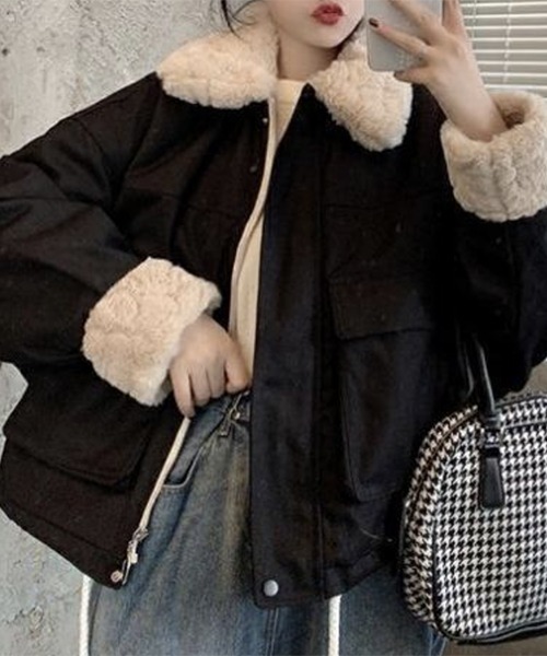 FRP(エフアールピー)の「YUGA フェイクムートン ボア ブルゾン ショートジャケットコート(ダウンジャケット/コート・レディース・ブラック/ライトブルー/イエロー/ピンク・FREE)」の2枚目の写真