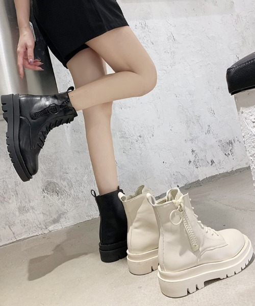 Shoes in Closet（シューズインクローゼット）の「厚底2段ソール サイド リング ジップ ブーツ 68（ブーツ・レディース・アイボリー/ブラック・S/L/M/LL）」の7枚目の写真