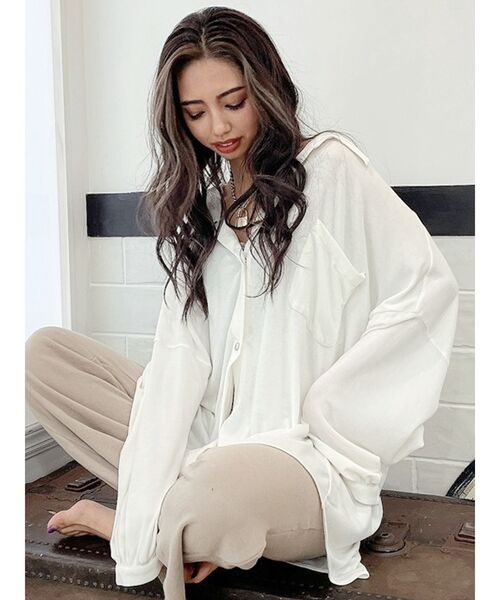 GYDA（ジェイダ）の「カットルーズシャツ（シャツ/ブラウス・レディース・オフホワイト/ベージュ・FREE）」の10枚目の写真