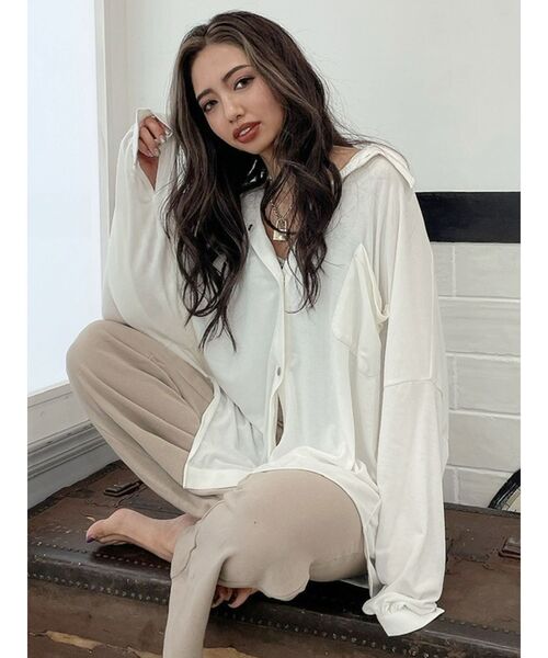 GYDA（ジェイダ）の「カットルーズシャツ（シャツ/ブラウス・レディース・オフホワイト/ベージュ・FREE）」の11枚目の写真