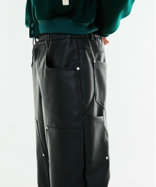 ANOTHERYOUTH（アナザーユース）の「【ANOTHERYOUTH/アナザーユース】leather carpenter pants/レザーパンツ スリムパンツ（その他パンツ・メンズ・ブラック/ダークグリーン・ONE SIZE）」の12枚目の写真