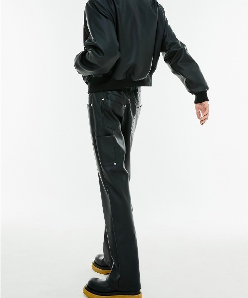 ANOTHERYOUTH（アナザーユース）の「【ANOTHERYOUTH/アナザーユース】leather carpenter pants/レザーパンツ スリムパンツ（その他パンツ・メンズ・ブラック/ダークグリーン・ONE SIZE）」の6枚目の写真