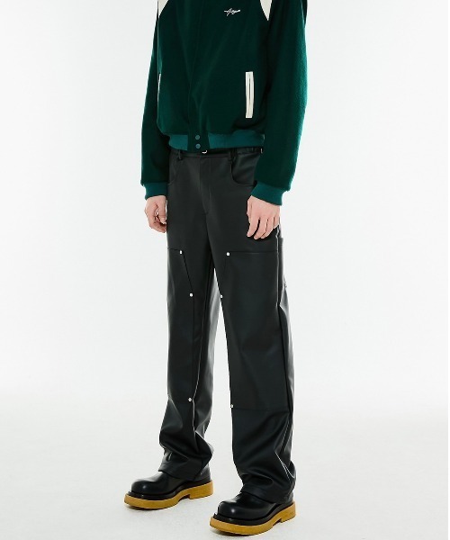 ANOTHERYOUTH（アナザーユース）の「【ANOTHERYOUTH/アナザーユース】leather carpenter pants/レザーパンツ スリムパンツ（その他パンツ・メンズ・ブラック/ダークグリーン・ONE SIZE）」の8枚目の写真