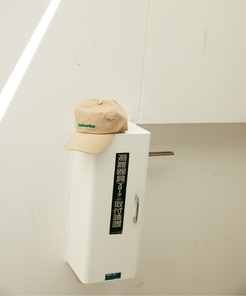 FEKETE（フェケテ）の「FEKETE BASIC LOGO CAP / ベーシックロゴコットンキャップ（キャップ・メンズ・ホワイト/ブラック/ベージュ・FREE）」の20枚目の写真