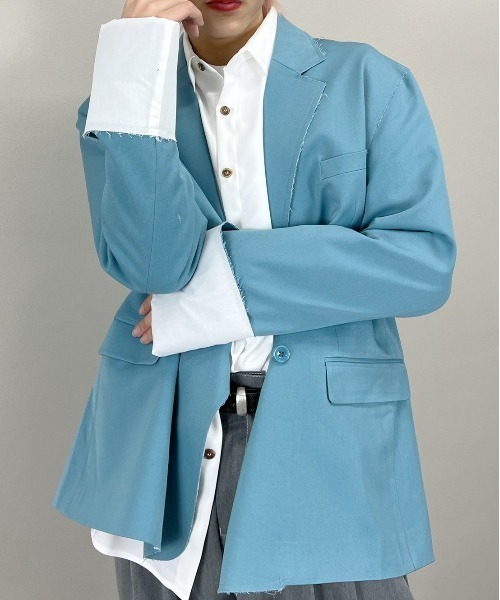 Chikashitsu +（チカシツプラス）の「【Chikashitsu +/チカシツプラス】bi-color double jacket/バイカラー ダブルジャケット（テーラードジャケット・メンズ・スカイブルー/ベージュ・ONE SIZE）」の2枚目の写真