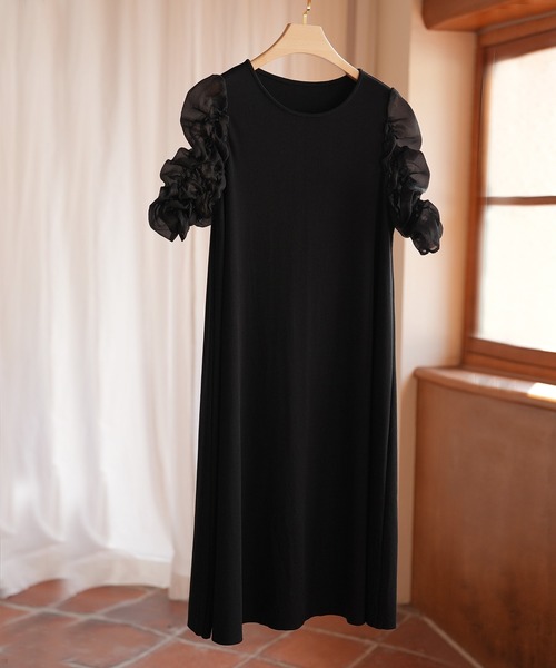 SAISON DE PAPILLON（セゾンドパピヨン）の「シアードッキングボリュームスリーブカットソーワンピース（ワンピース・レディース・ブラック・S/M/L）」の2枚目の写真