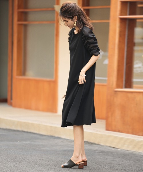 SAISON DE PAPILLON（セゾンドパピヨン）の「シアードッキングボリュームスリーブカットソーワンピース（ワンピース・レディース・ブラック・S/M/L）」の10枚目の写真