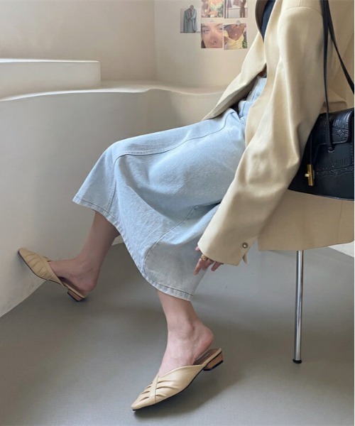 AMELY(エミリー)の「タックバブーシュ(パンプス・レディース・カーキブラウン/ベージュ/ブルー・38/35/36/37/39)」の6枚目の写真