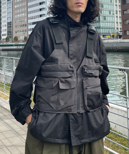 MOUNTAIN SMITH(マウンテンスミス)の「WEB限定/マウンテンスミス 難燃ユーティリティベスト(ベスト・メンズ・ブラック/ベージュ・MEDIUM/LARGE)」の8枚目の写真