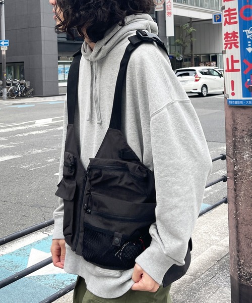 MOUNTAIN SMITH(マウンテンスミス)の「WEB限定/マウンテンスミス 難燃ユーティリティベスト(ベスト・メンズ・ブラック/ベージュ・MEDIUM/LARGE)」の12枚目の写真