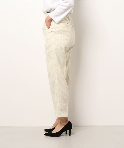 Te chichi（テチチ）の「アラベスク柄テーパードパンツ（その他パンツ・レディース・イエロー/ブルー・SMALL/MEDIUM）」の3枚目の写真