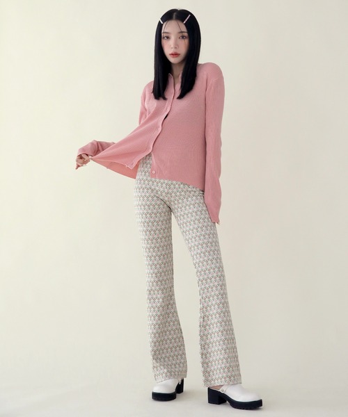 UNE MANSION（ユヌマンション）の「【8カラー展開】カラーネックリブニットカーディガン（カーディガン/ボレロ・レディース・ブラック/ベージュ/レッド/ピンク/ブルー/グリーン/アイボリー/レモンイエロー・FREE）」の14枚目の写真