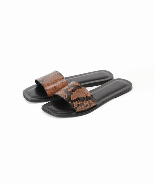 新品未使用　SLOBE  IENA  ミュール SLOBE IENA（スローブイエナ）の「【NUOVO NICAR