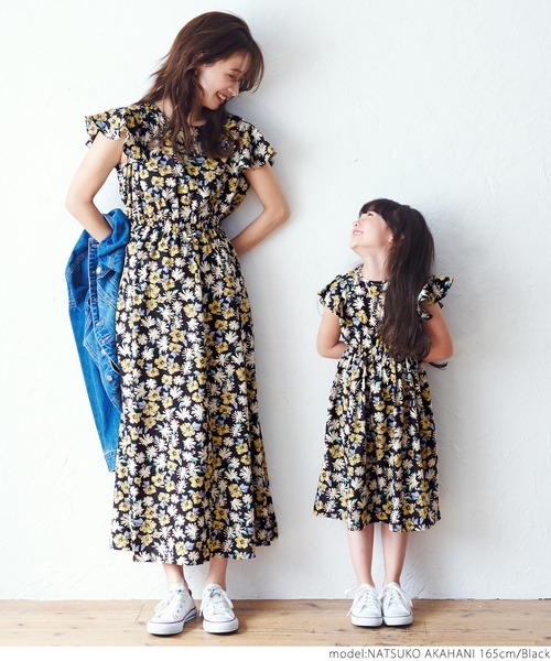 coca(coca)(コカ)の「袖フリルフラワーワンピース(ワンピース・レディース・ブラック・ONE SIZE)」の7枚目の写真