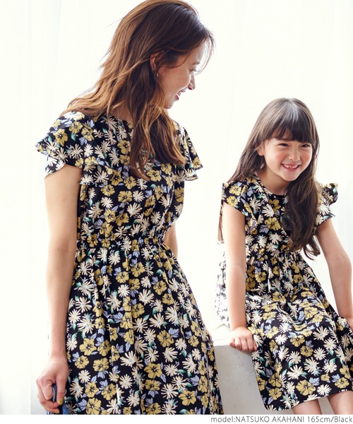 coca(coca)(コカ)の「袖フリルフラワーワンピース(ワンピース・レディース・ブラック・ONE SIZE)」の9枚目の写真