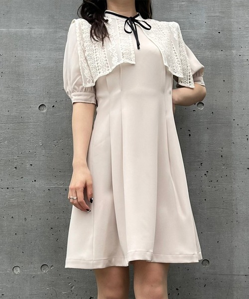 TITTY&CO.（ティティーアンドコー）の「レースケープレイヤードワンピース（ワンピース・レディース・ライトブルー/ブラック/ベージュ・SMALL/MEDIUM）」の2枚目の写真