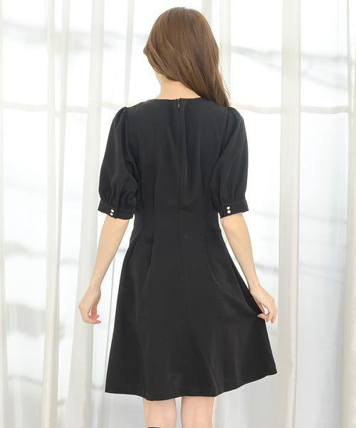 TITTY&CO.（ティティーアンドコー）の「レースケープレイヤードワンピース（ワンピース・レディース・ライトブルー/ブラック/ベージュ・SMALL/MEDIUM）」の5枚目の写真