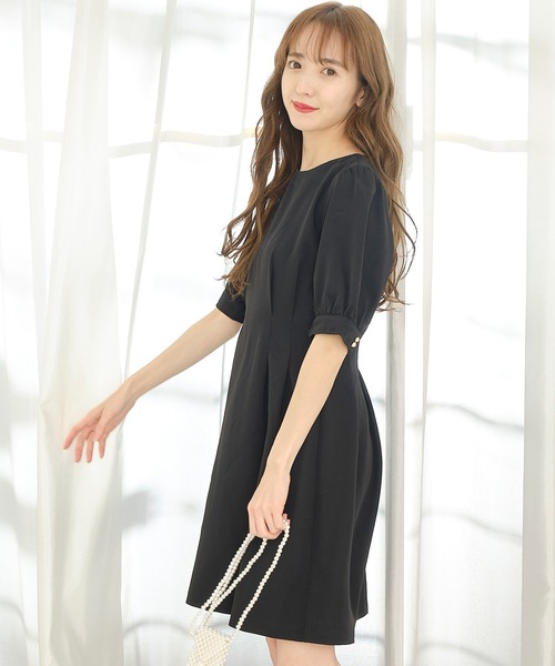 TITTY&CO.（ティティーアンドコー）の「レースケープレイヤードワンピース（ワンピース・レディース・ライトブルー/ブラック/ベージュ・SMALL/MEDIUM）」の6枚目の写真