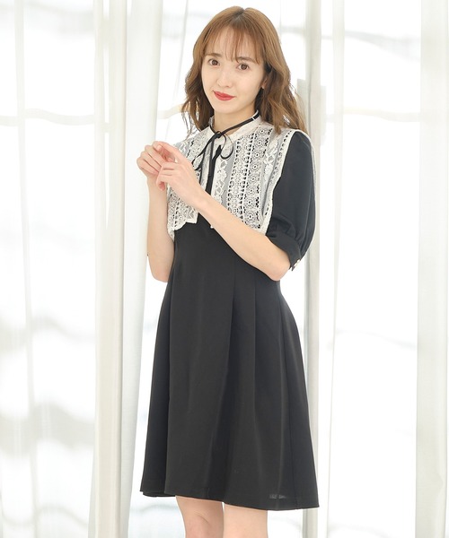 TITTY&CO.（ティティーアンドコー）の「レースケープレイヤードワンピース（ワンピース・レディース・ライトブルー/ブラック/ベージュ・SMALL/MEDIUM）」の7枚目の写真