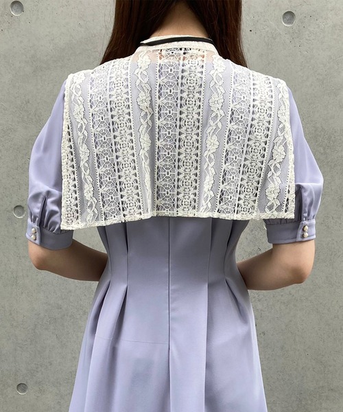 TITTY&CO.（ティティーアンドコー）の「レースケープレイヤードワンピース（ワンピース・レディース・ライトブルー/ブラック/ベージュ・SMALL/MEDIUM）」の21枚目の写真