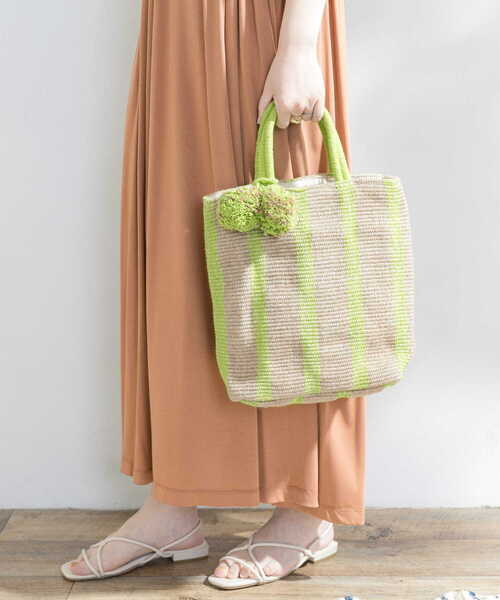 F by ROSSO（エフバイロッソ）の「beej　インドメイドジュートカゴバッグ（かごバッグ・レディース・イエロー系その他/ブラウン/オレンジ・-）」の4枚目の写真