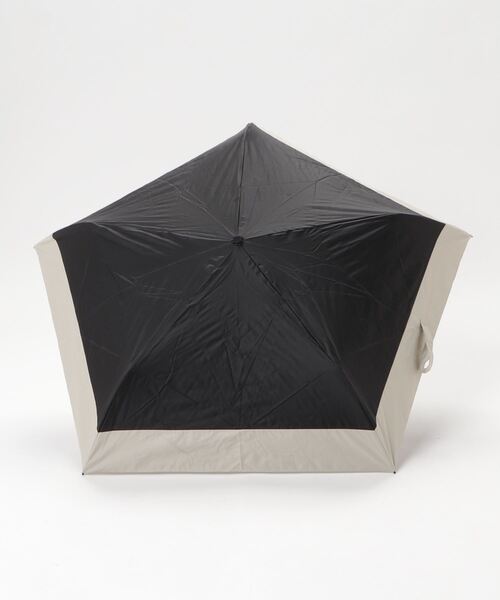 Dita(ディータ)の「【軽量約120g/】PUスーパーライト/バイカラー折りたたみ 日傘&雨傘 遮光率99%以上(折りたたみ傘・レディース・ベージュ/グリーン/ブラック・FREE)」の4枚目の写真